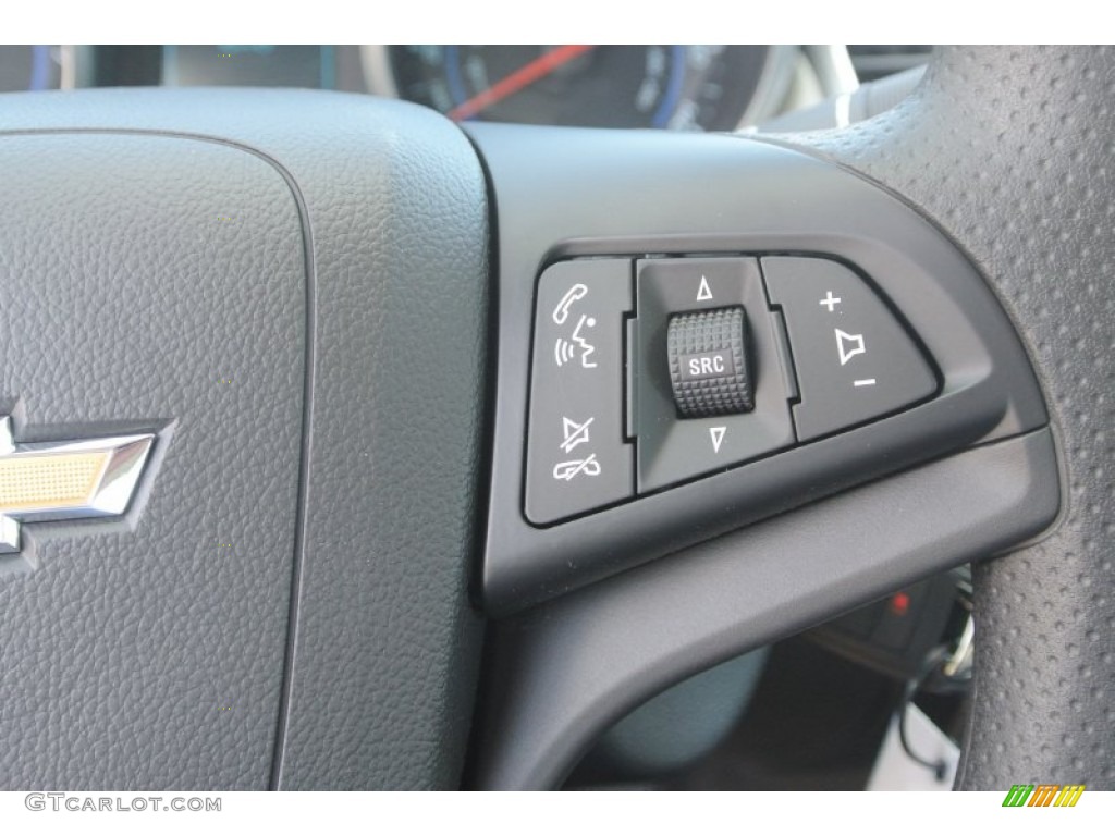 2014 Chevrolet Cruze LS Controls Photo #83220802