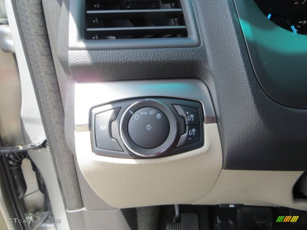 2014 Ford Explorer FWD Controls Photo #83222110