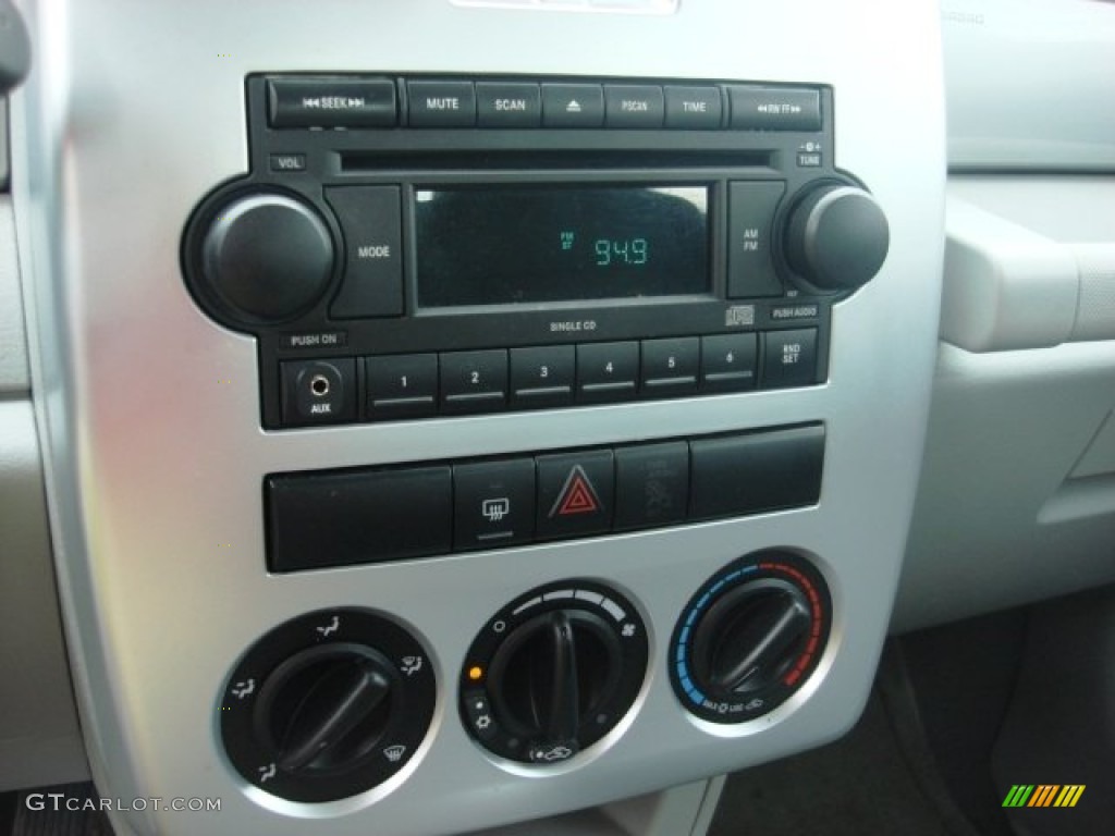 2009 Chrysler PT Cruiser LX Controls Photo #83223545
