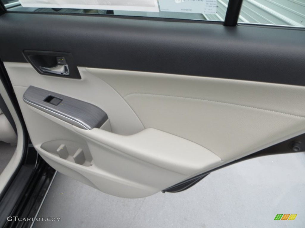 2013 Camry Hybrid XLE - Attitude Black Metallic / Light Gray photo #19