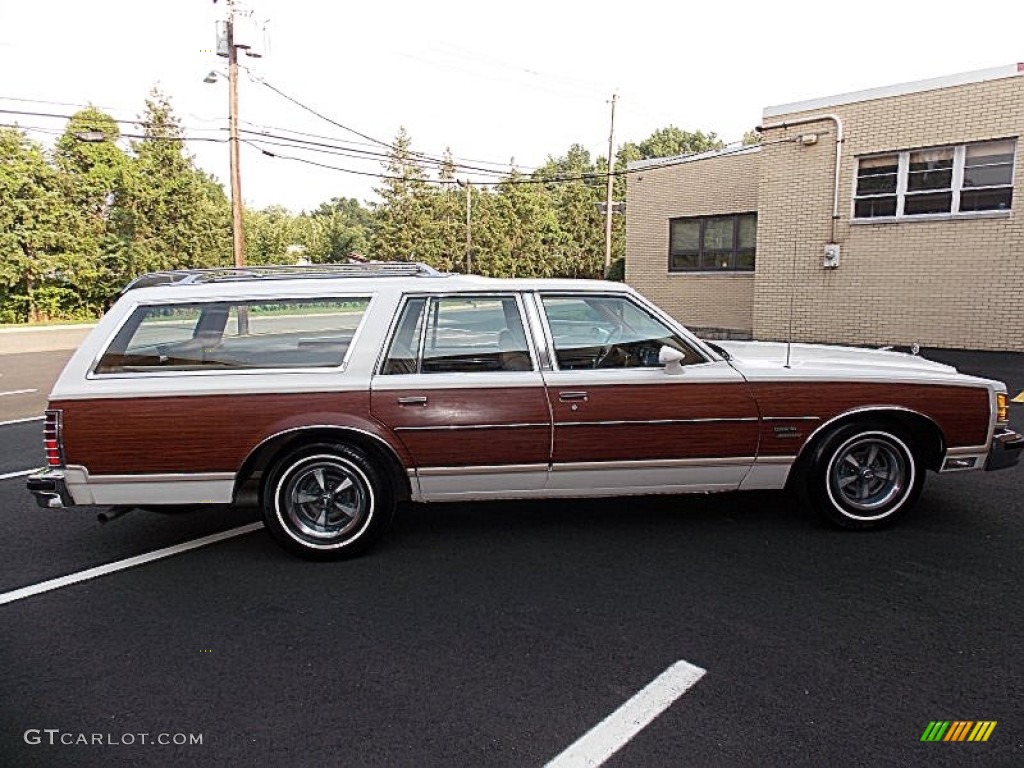Cameo White 1978 Pontiac Grand Safari Station Wagon Exterior Photo #83225141