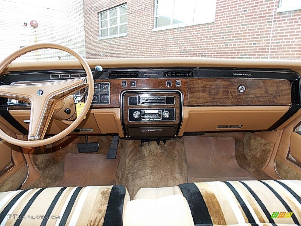 1978 Pontiac Grand Safari Station Wagon Carmel Tan Dashboard Photo #83225628