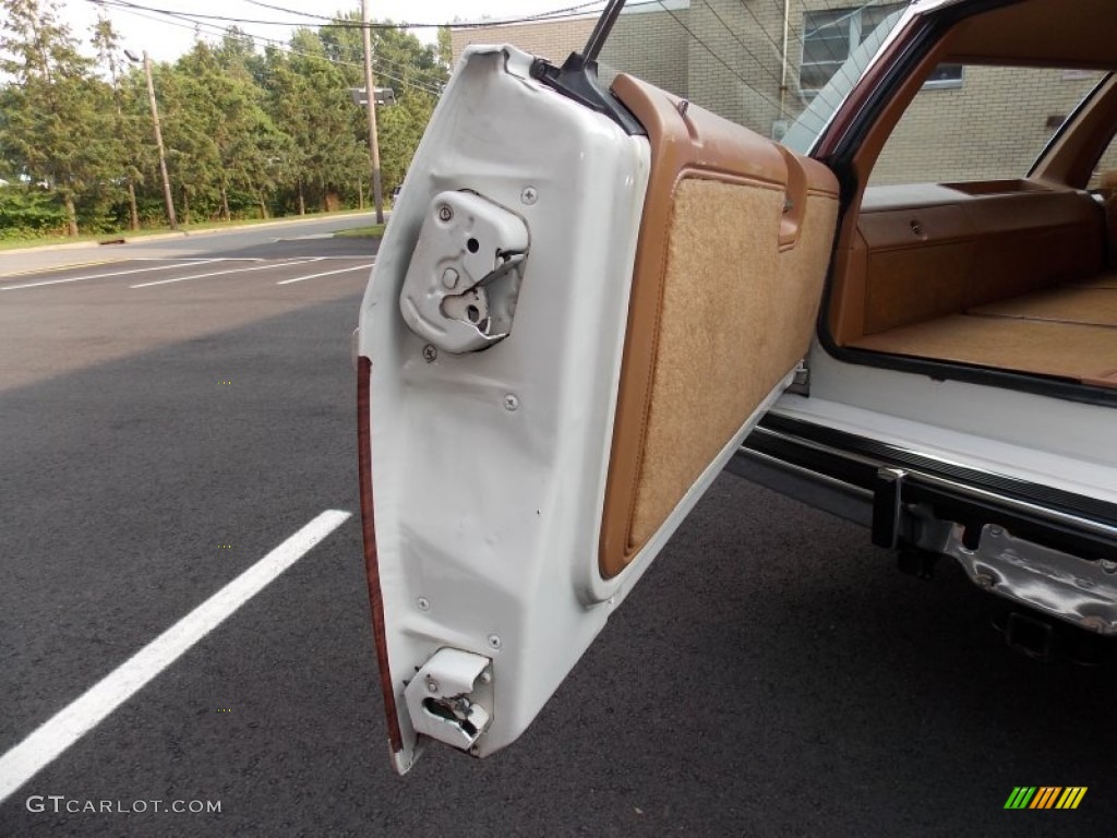 1978 Pontiac Grand Safari Station Wagon Carmel Tan Door Panel Photo #83226308