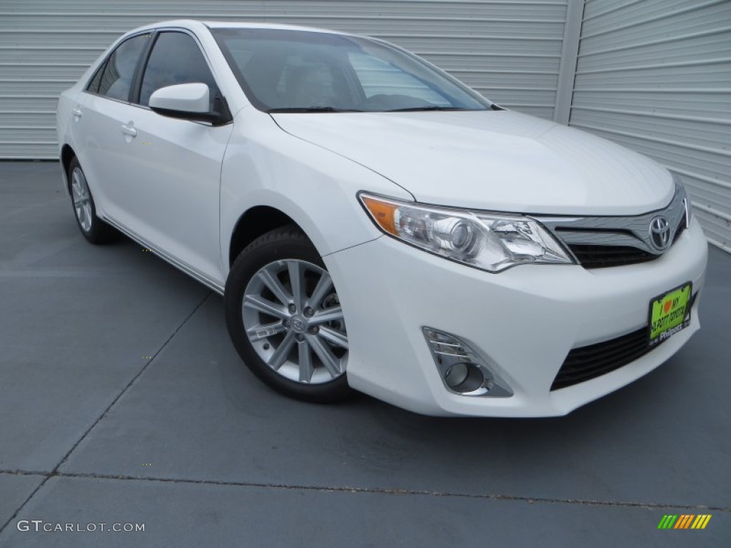 2013 Camry XLE - Super White / Ash photo #1