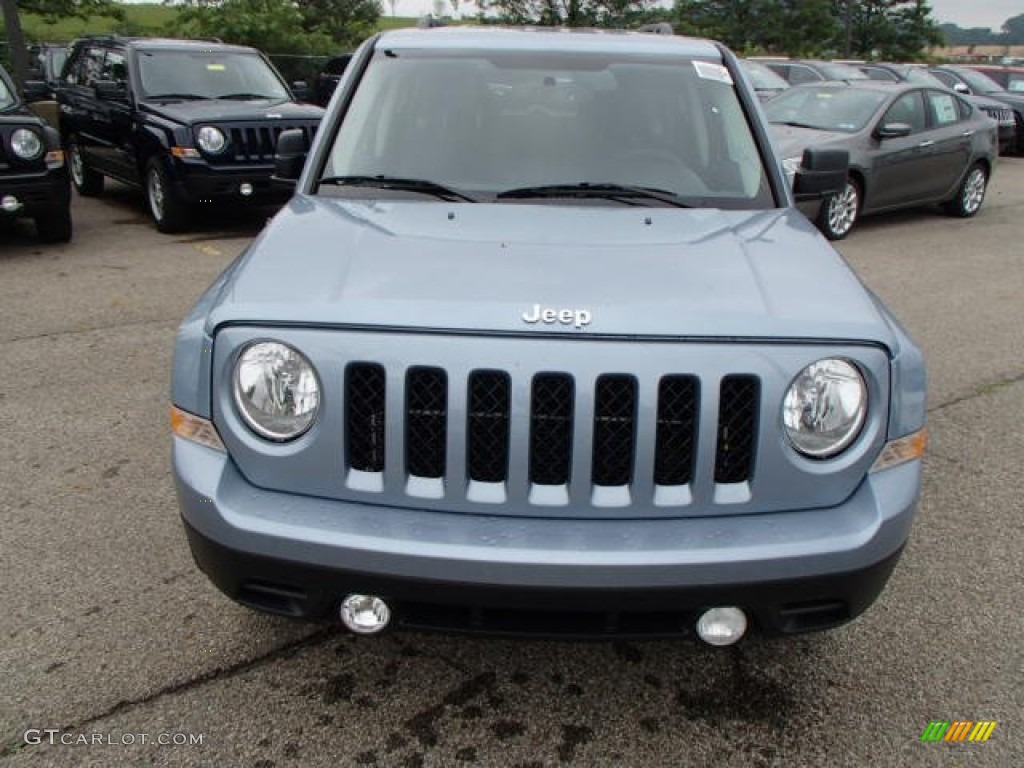 2014 Patriot Latitude 4x4 - Winter Chill Pearl / Dark Slate Gray photo #3