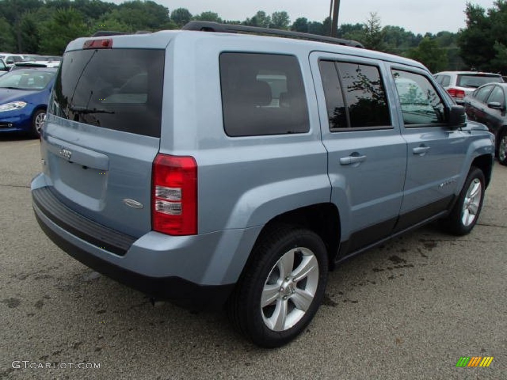 2014 Patriot Latitude 4x4 - Winter Chill Pearl / Dark Slate Gray photo #6