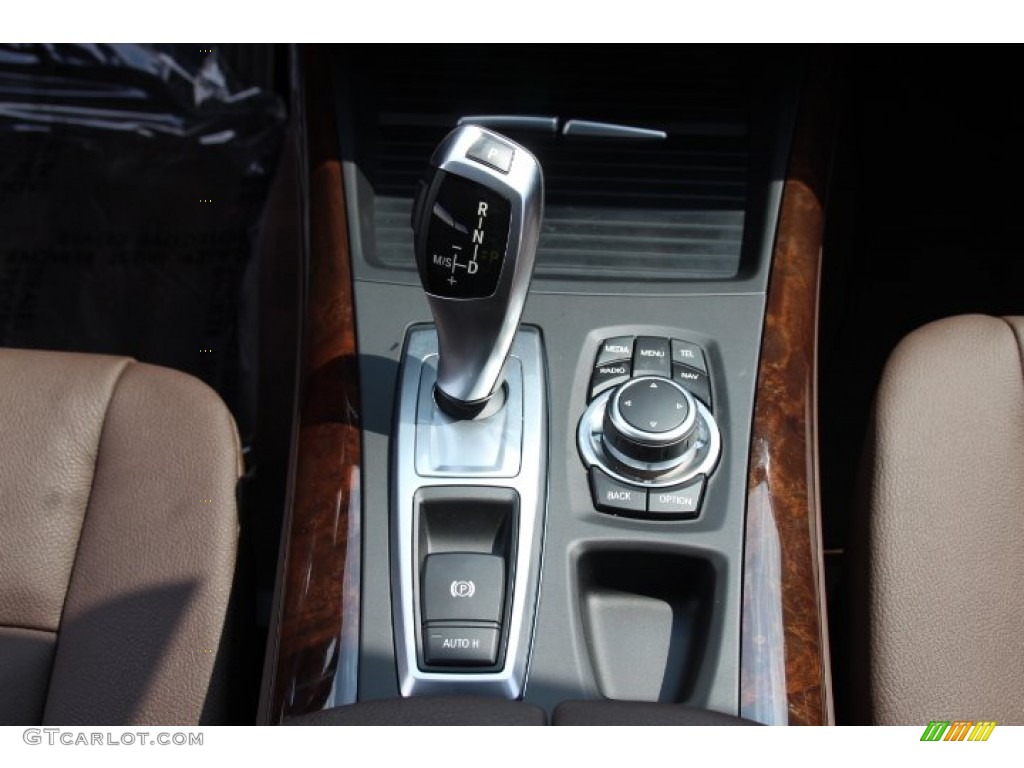 2013 BMW X5 xDrive 35i Transmission Photos