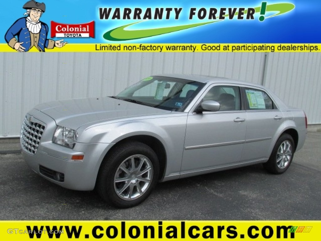 Bright Silver Metallic Chrysler 300