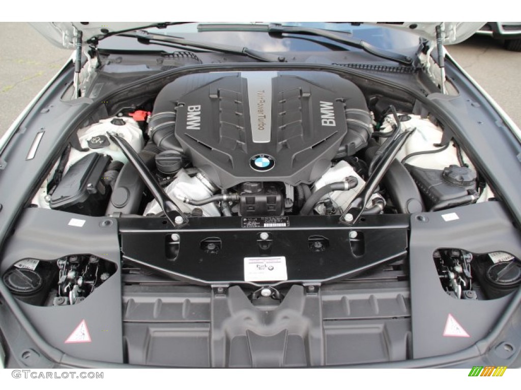2012 BMW 6 Series 650i Coupe Engine Photos