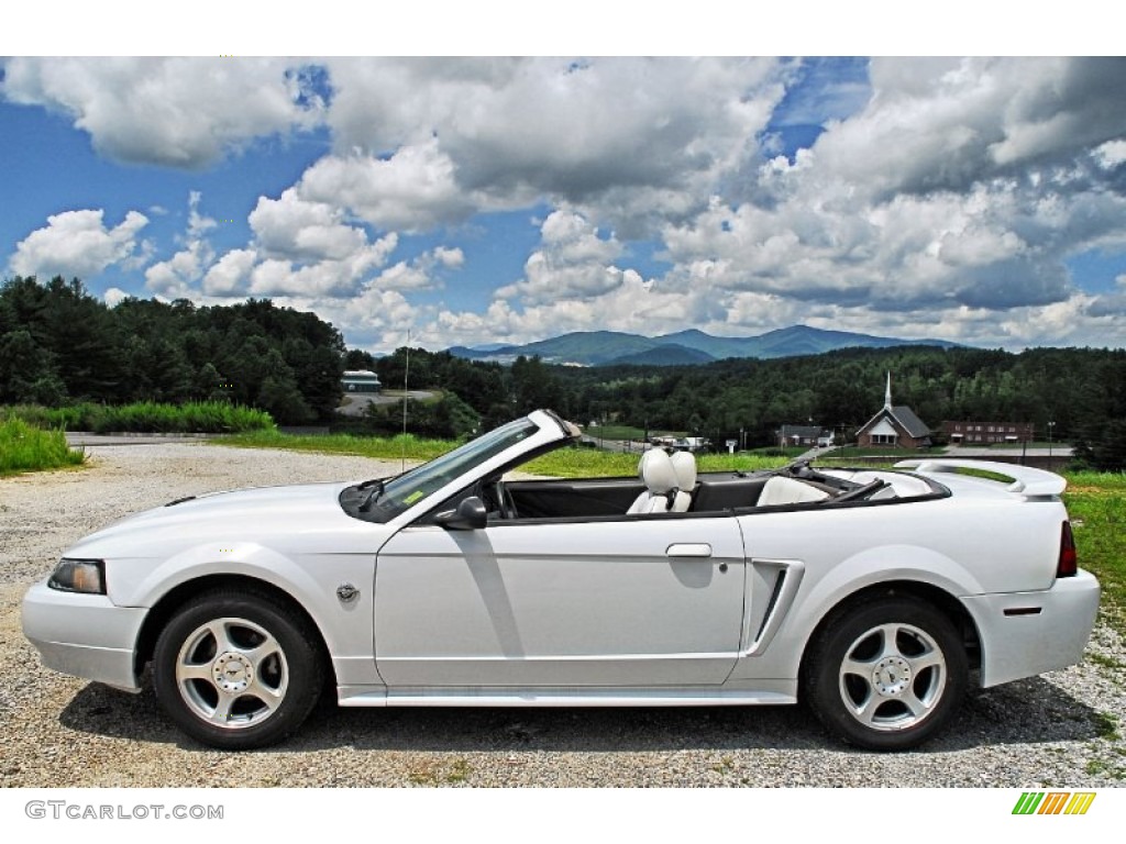 Oxford White 2004 Ford Mustang V6 Convertible Exterior Photo #83231524