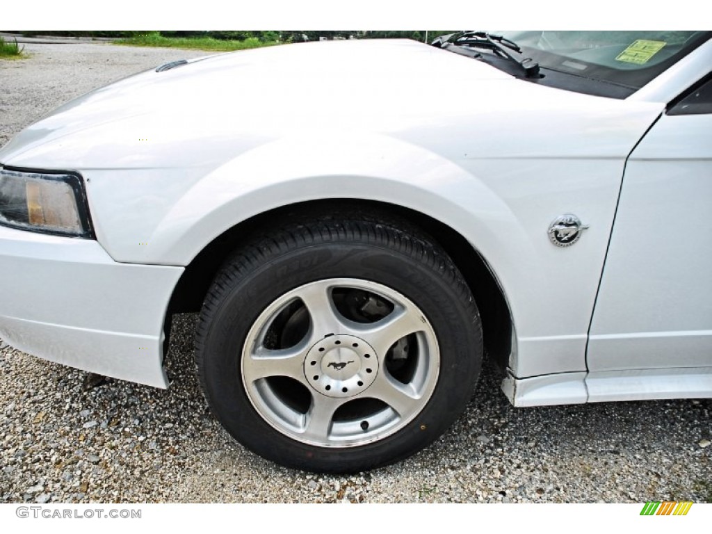 2004 Ford Mustang V6 Convertible Wheel Photo #83232095