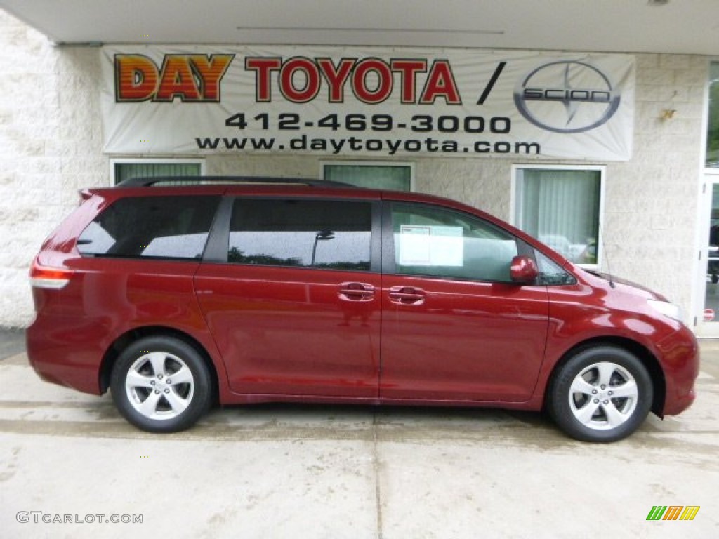 2011 Sienna LE - Salsa Red Pearl / Bisque photo #1
