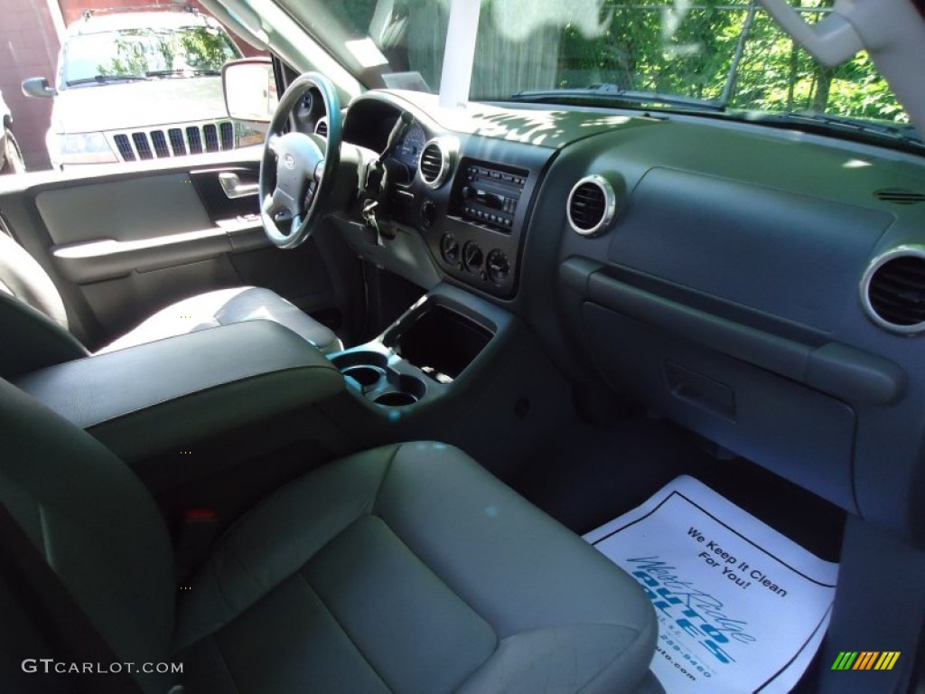 2003 Expedition XLT 4x4 - Silver Birch Metallic / Flint Grey photo #13