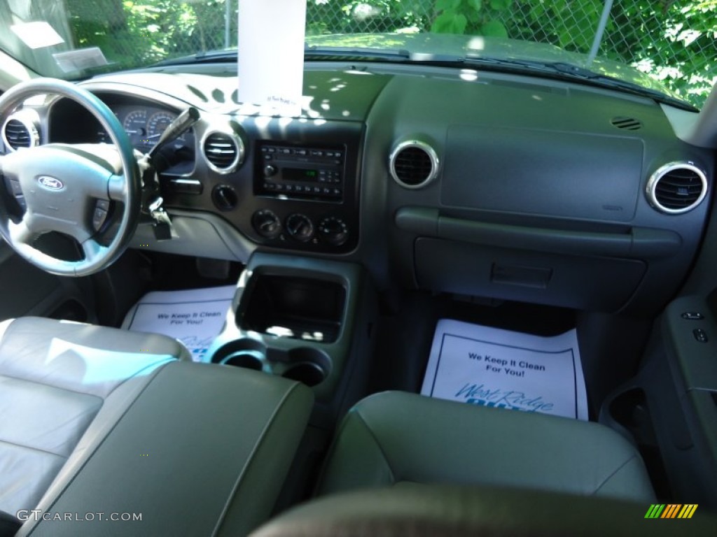 2003 Expedition XLT 4x4 - Silver Birch Metallic / Flint Grey photo #16