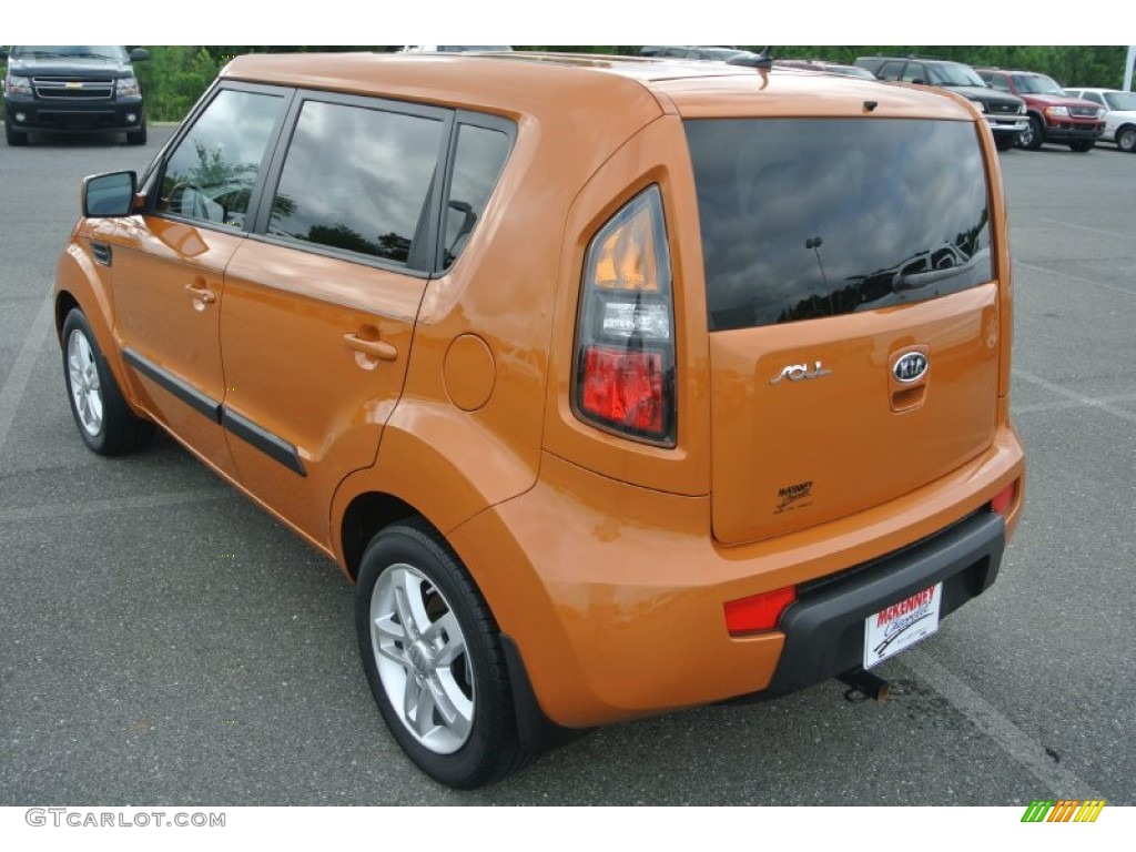 2011 Soul + - Ignition Orange / Black Soul Logo Cloth photo #4