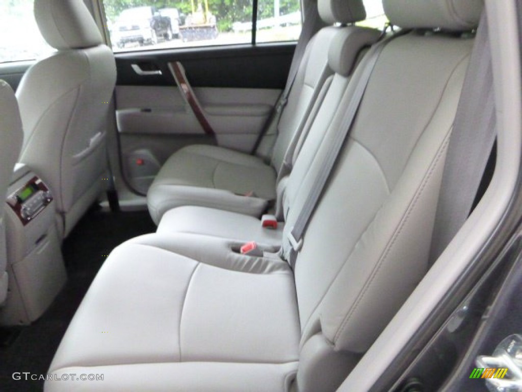 2013 Highlander Limited 4WD - Magnetic Gray Metallic / Ash photo #12