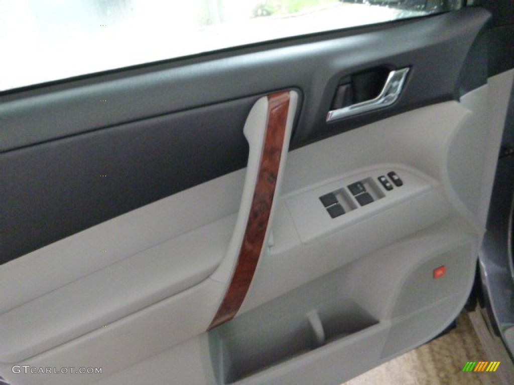2013 Highlander Limited 4WD - Magnetic Gray Metallic / Ash photo #15