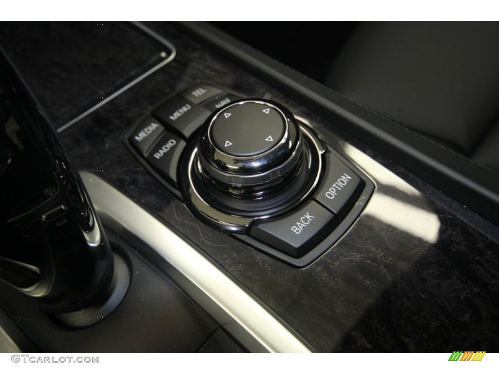 2013 BMW 7 Series 750Li Sedan Controls Photo #83241189