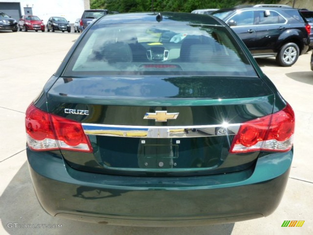 2014 Cruze LS - Rainforest Green Metallic / Jet Black/Medium Titanium photo #4