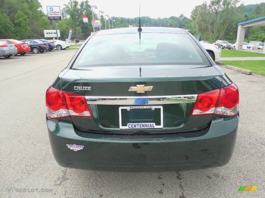2014 Cruze LS - Rainforest Green Metallic / Jet Black/Medium Titanium photo #5