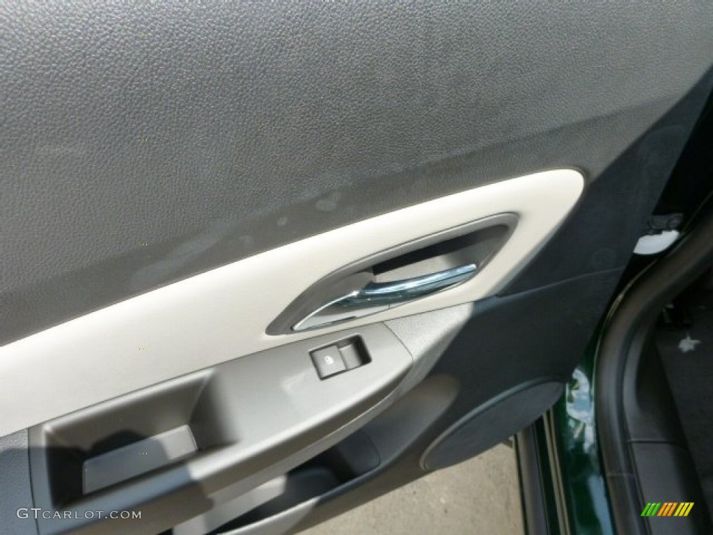 2014 Cruze LS - Rainforest Green Metallic / Jet Black/Medium Titanium photo #13