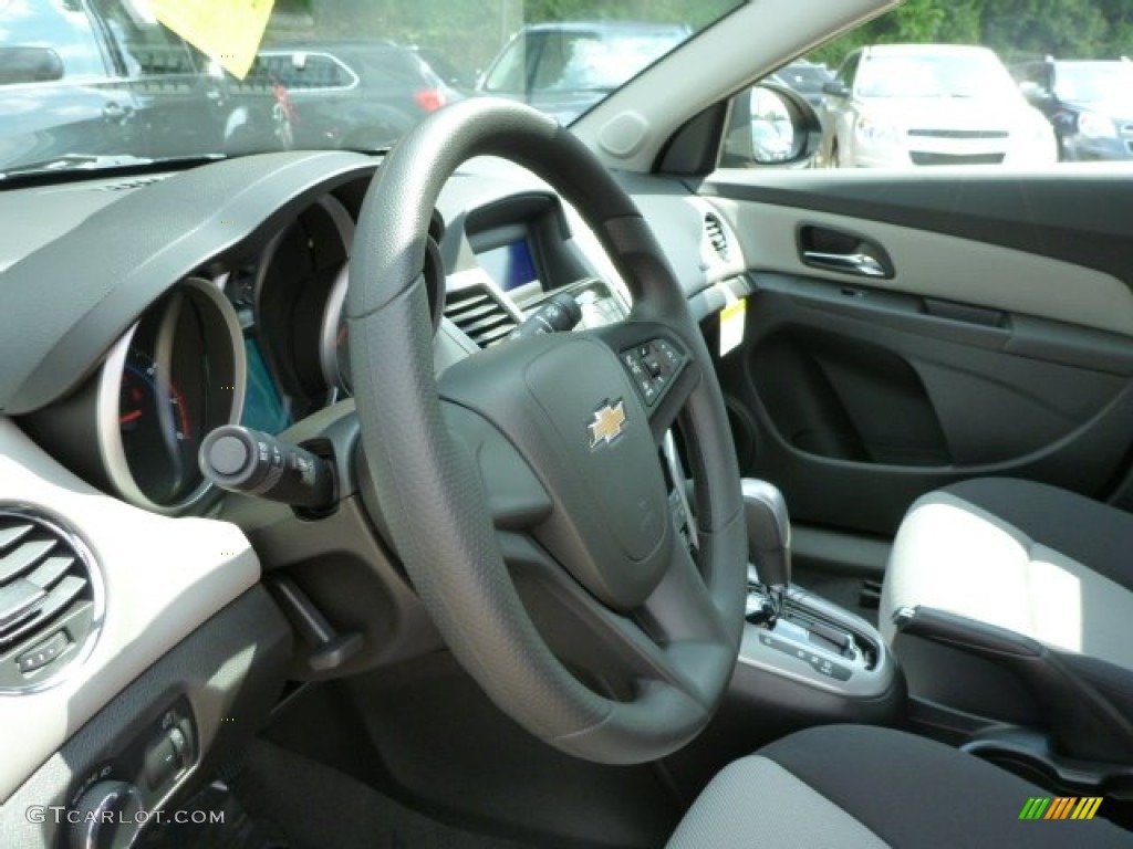 2014 Chevrolet Cruze LS Jet Black/Medium Titanium Steering Wheel Photo #83242658