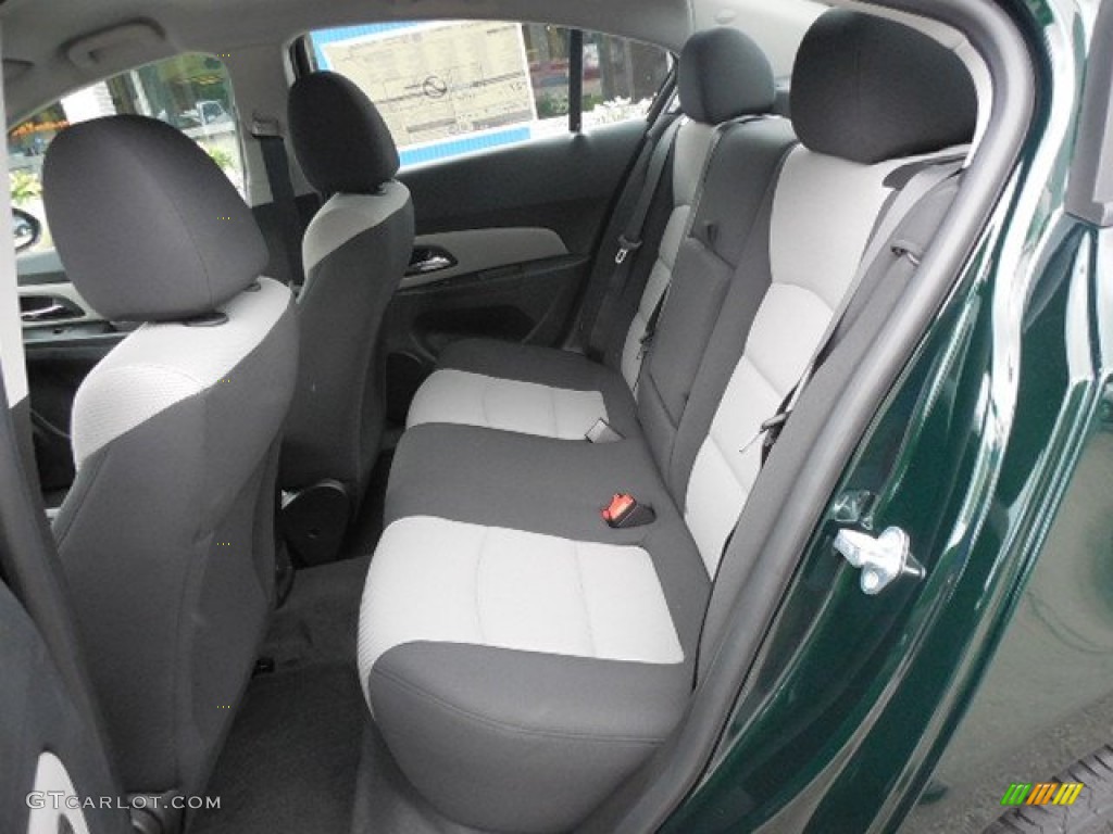 2014 Cruze LS - Rainforest Green Metallic / Jet Black/Medium Titanium photo #13