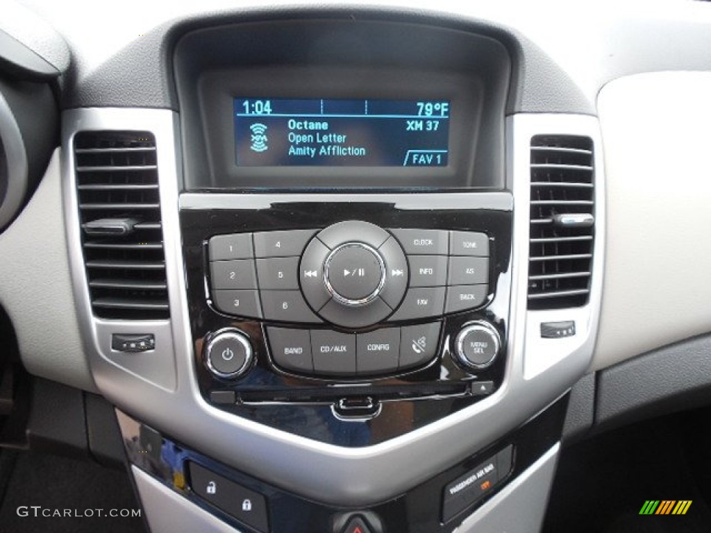 2014 Cruze LS - Rainforest Green Metallic / Jet Black/Medium Titanium photo #15