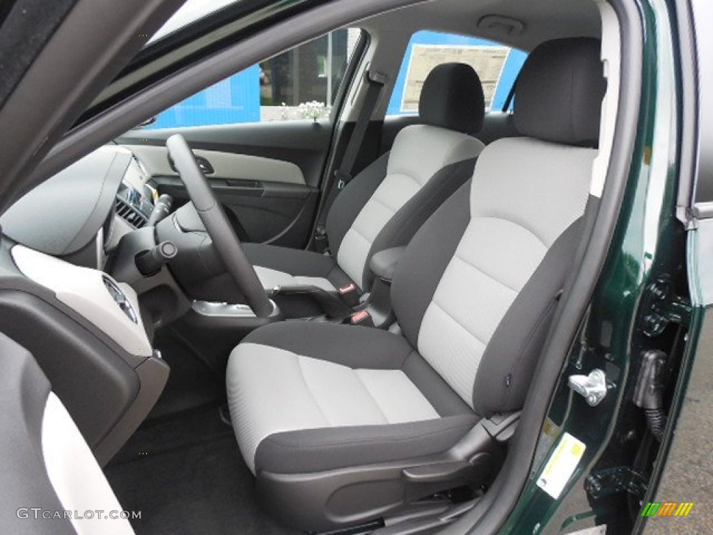 2014 Cruze LS - Rainforest Green Metallic / Jet Black/Medium Titanium photo #12