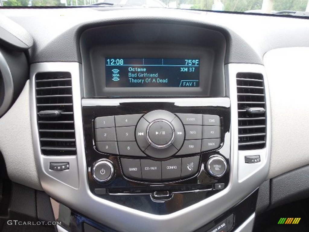 2014 Cruze LS - Rainforest Green Metallic / Jet Black/Medium Titanium photo #15