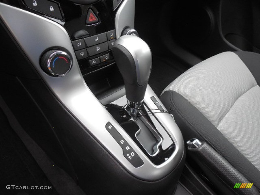 2014 Cruze LS - Rainforest Green Metallic / Jet Black/Medium Titanium photo #16