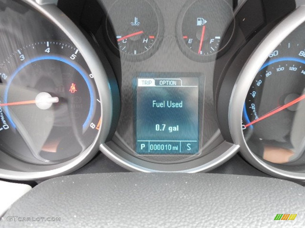 2014 Cruze LS - Rainforest Green Metallic / Jet Black/Medium Titanium photo #20