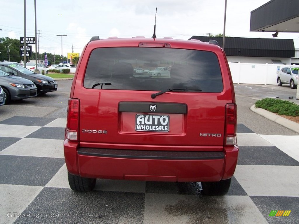 2011 Nitro Heat 4x4 - Redline 2-Coat Pearl / Dark Slate Gray photo #4