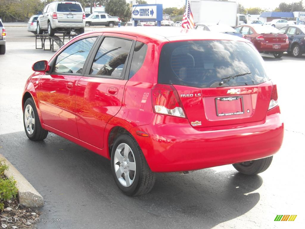 2005 Aveo LS Hatchback - Victory Red / Gray photo #5