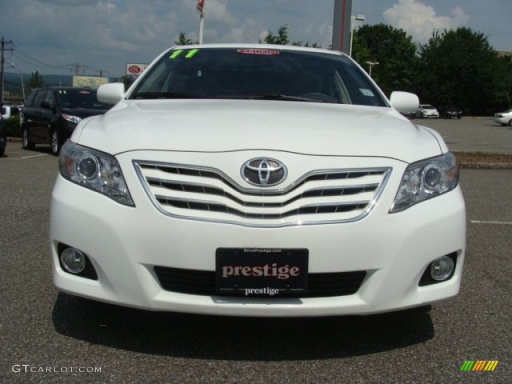 2011 Camry XLE - Super White / Bisque photo #2