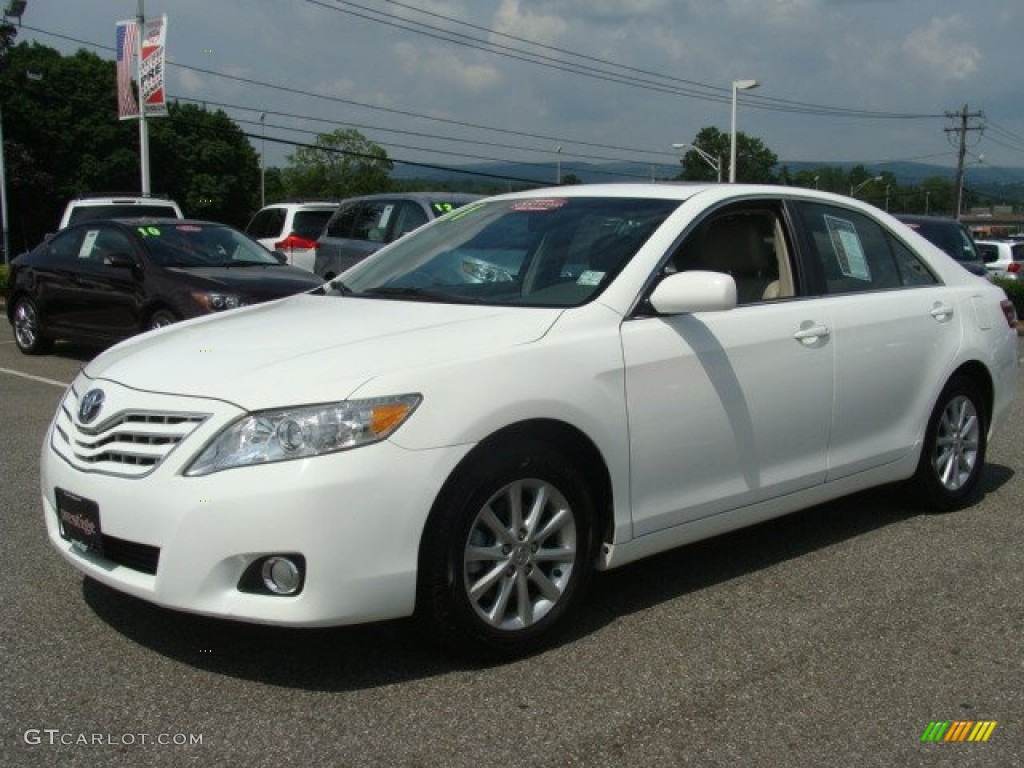 2011 Camry XLE - Super White / Bisque photo #3