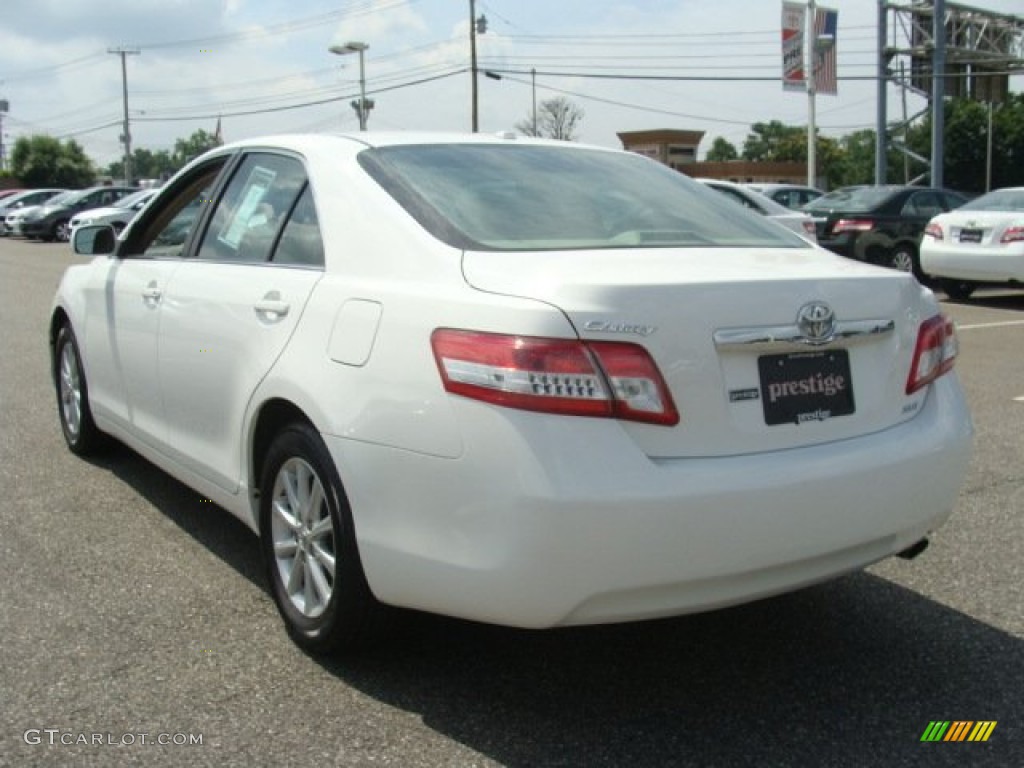 2011 Camry XLE - Super White / Bisque photo #4