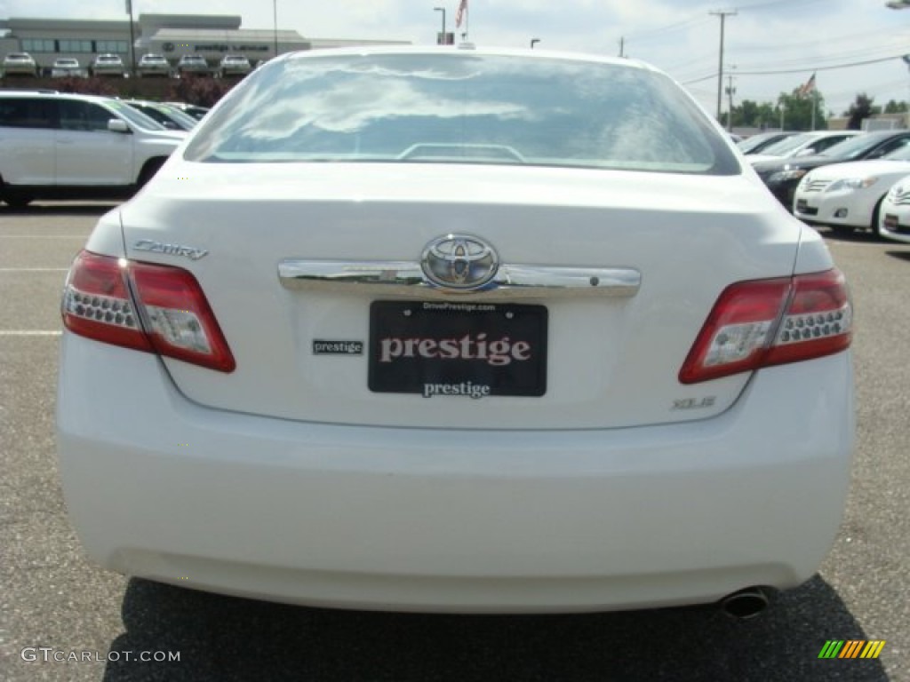 2011 Camry XLE - Super White / Bisque photo #5