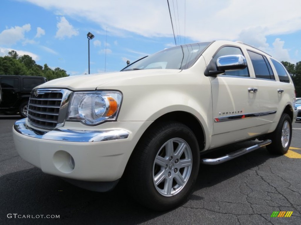 2007 Aspen Limited HEMI - Cool Vanilla White / Dark Slate Gray/Light Slate Gray photo #3