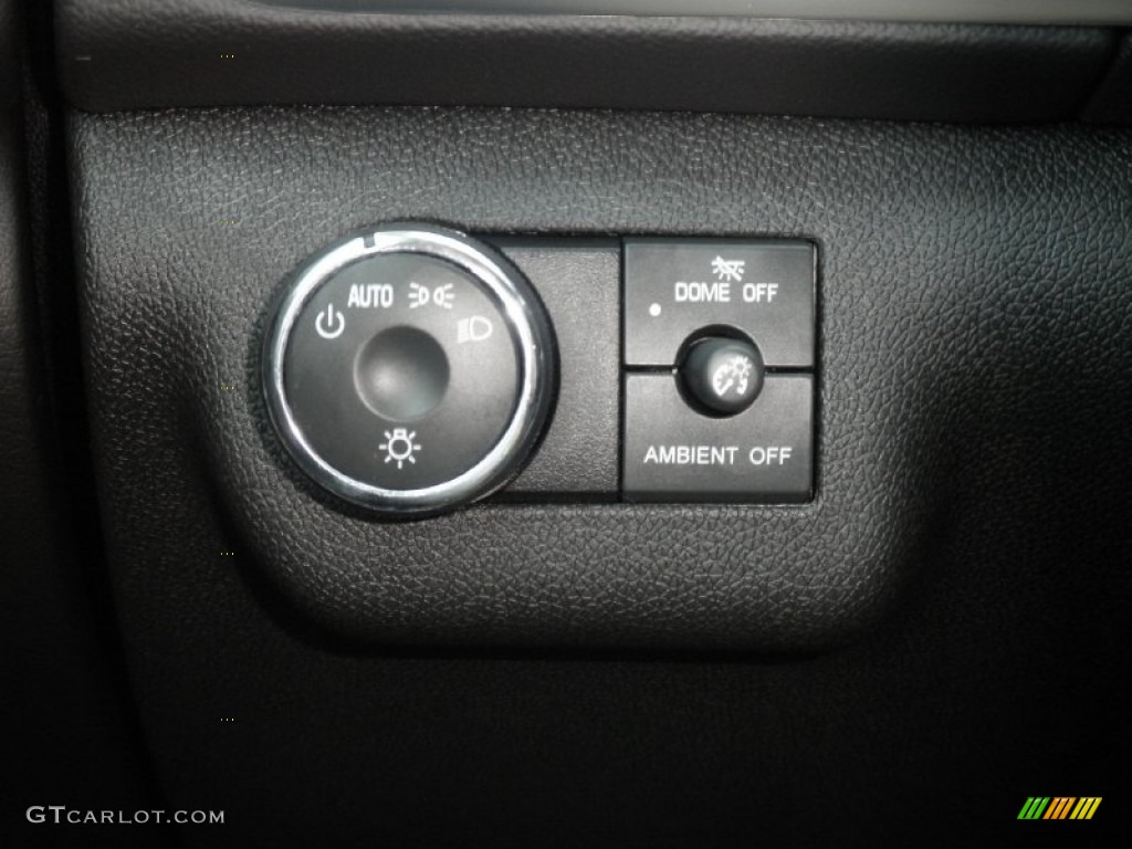 2014 GMC Acadia SLE AWD Controls Photo #83254733
