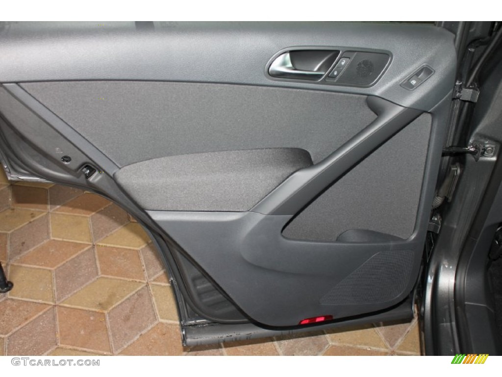 2013 Volkswagen Tiguan S Door Panel Photos