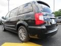 2013 Brilliant Black Crystal Pearl Chrysler Town & Country Touring - L  photo #5