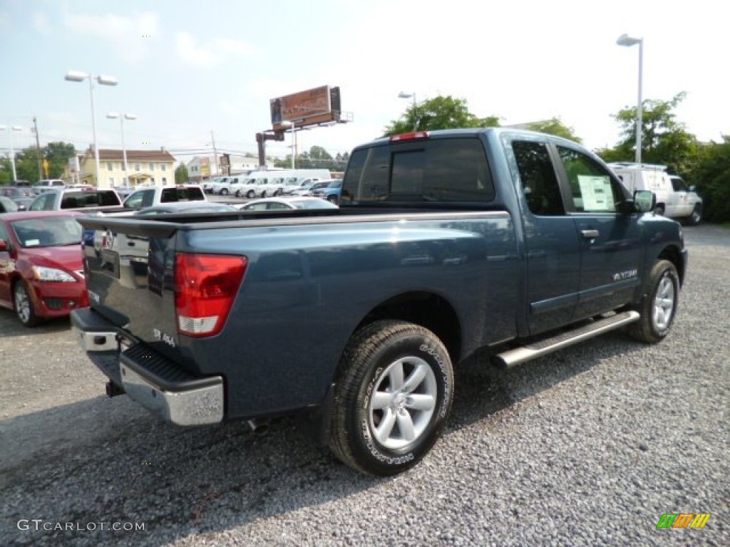 2013 Titan SV King Cab 4x4 - Graphite Blue / Almond photo #7