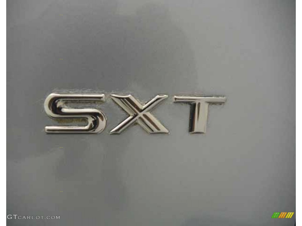 2005 Dodge Grand Caravan SXT Marks and Logos Photos