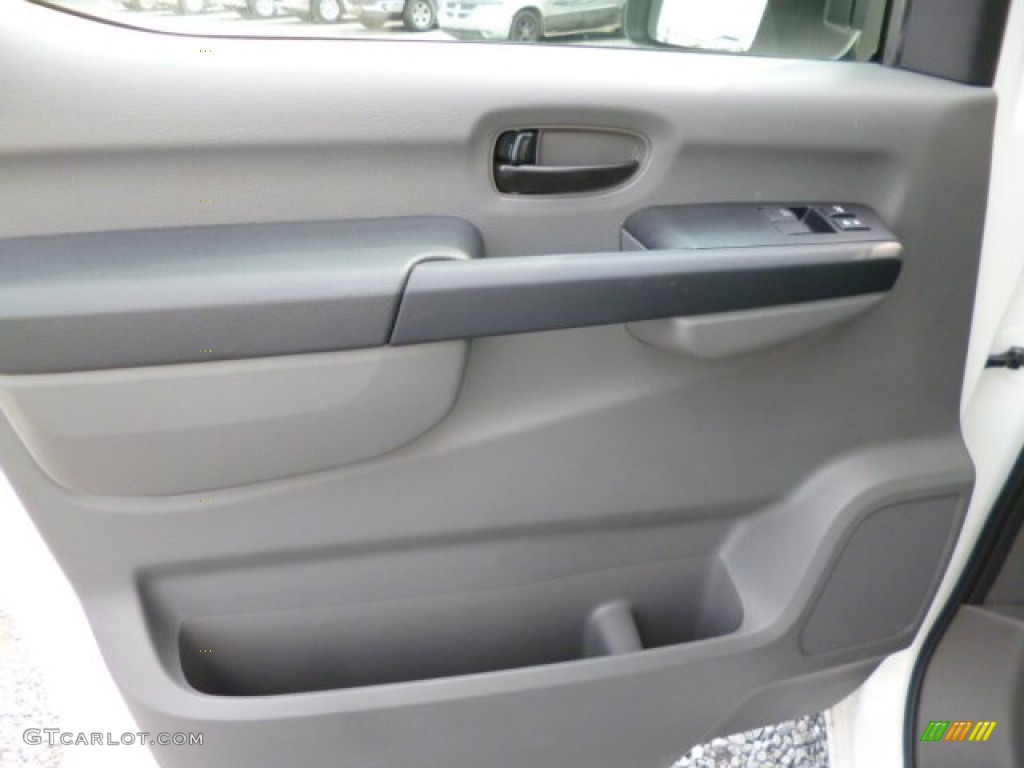 2013 Nissan NV 2500 HD SV Door Panel Photos