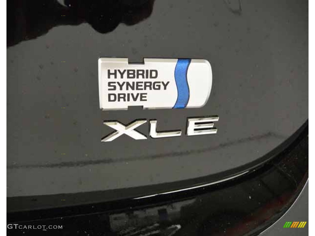 2013 Toyota Avalon Hybrid XLE Marks and Logos Photos