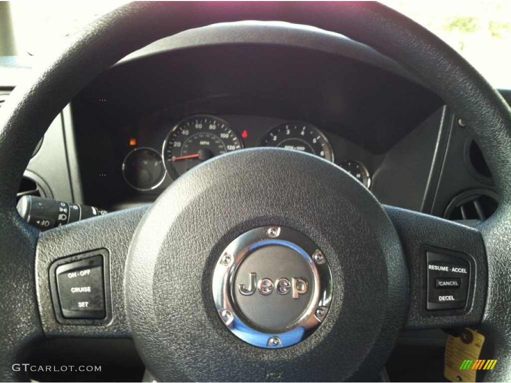 2006 Commander 4x4 - Midnight Blue Pearl / Medium Slate Gray photo #13