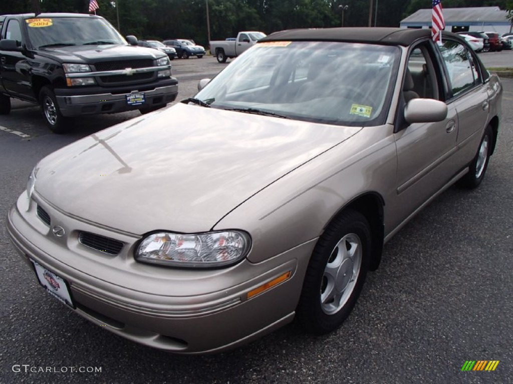 1999 Cutlass GL - Sand Beige Metallic / Neutral photo #1