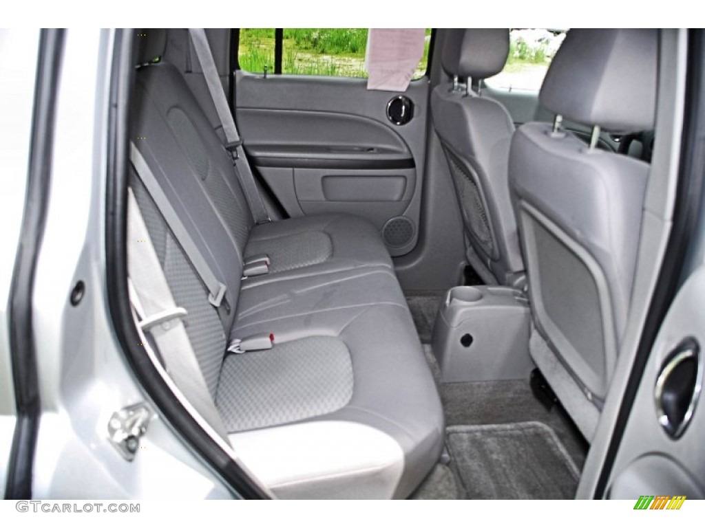 2010 HHR LT - Silver Ice Metallic / Gray photo #23