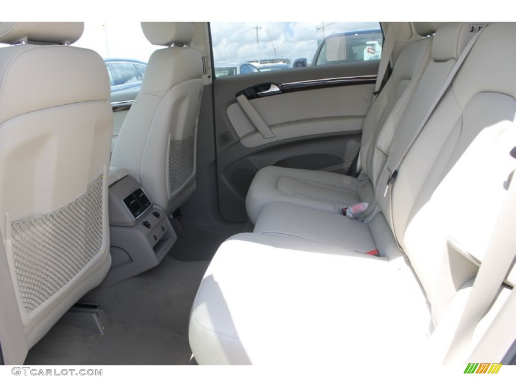 2013 Audi Q7 3.0 TDI quattro Rear Seat Photos